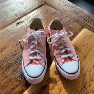 Pink Converse All Stars